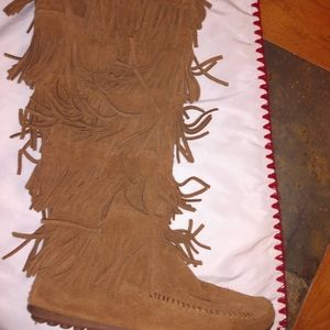 Minnetonka Tall Finge Boots Unisex